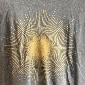 VICI Women’s Sunburst T-shirt size medium